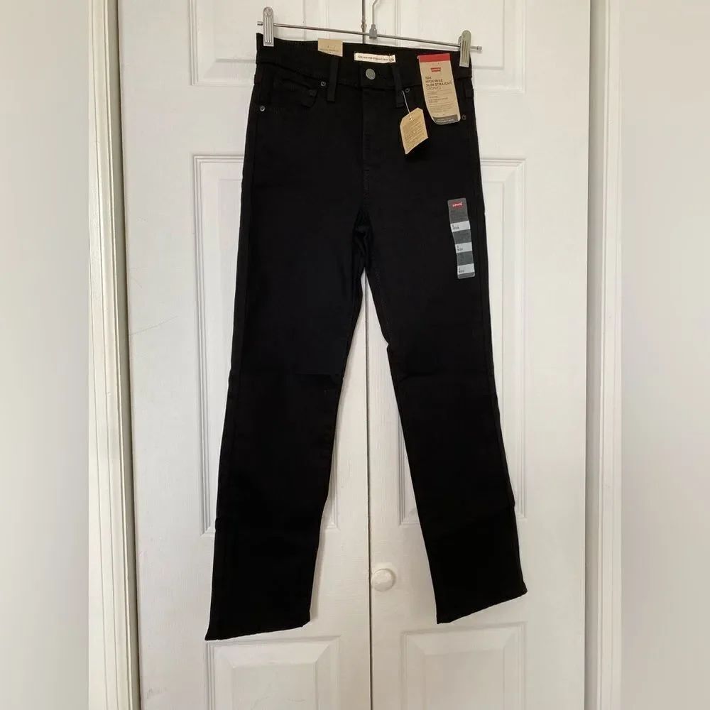 NWT Levi’s High-Rise Slim Straight Black Jeans